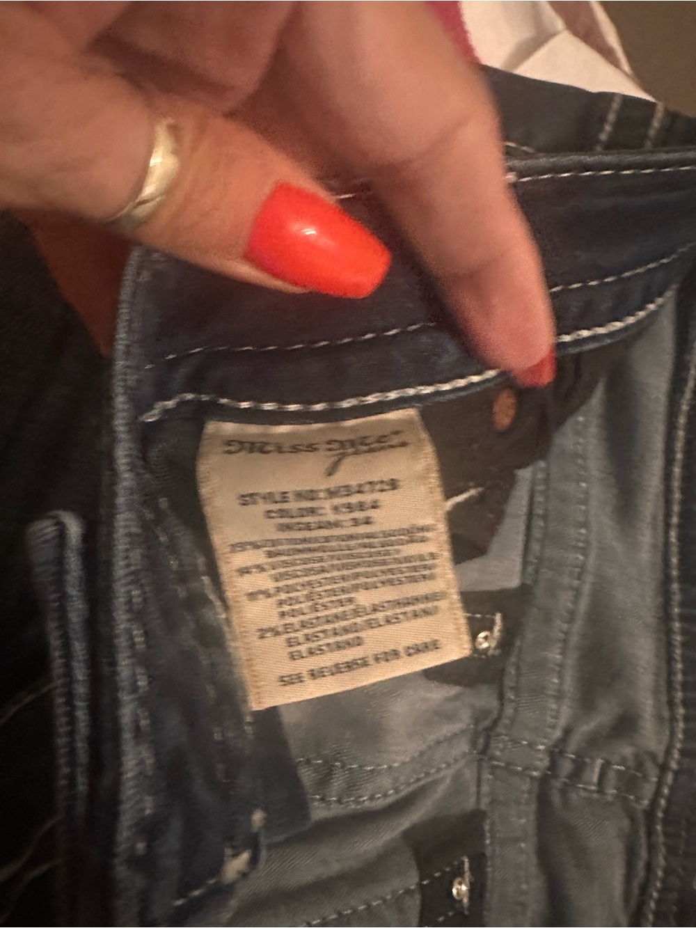 Miss Me Dark Blue Boot Cut Jeans with Embroidered Pockets
Inseam is 31’ - Picture 4 of 6